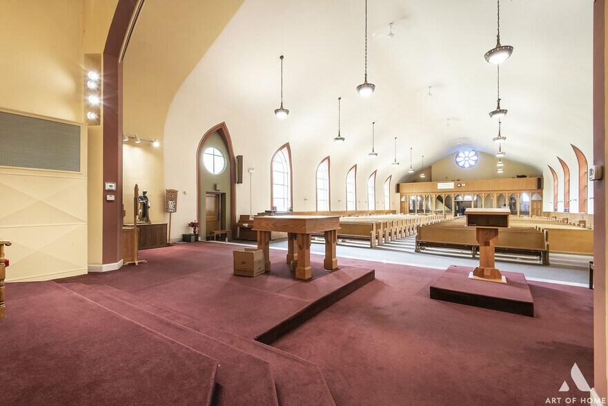 More Photos Of 700 E 91st St, Chicago Religious Facility For Sale