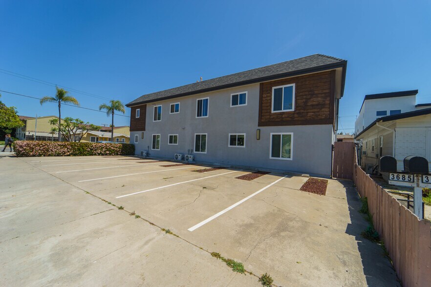 More Photos Of 3167 Landis St, San Diego Apartments For Sale