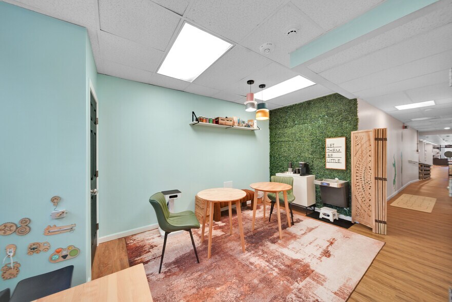 More Photos Of 1321 Rockville Pike, Rockville Freestanding For Lease