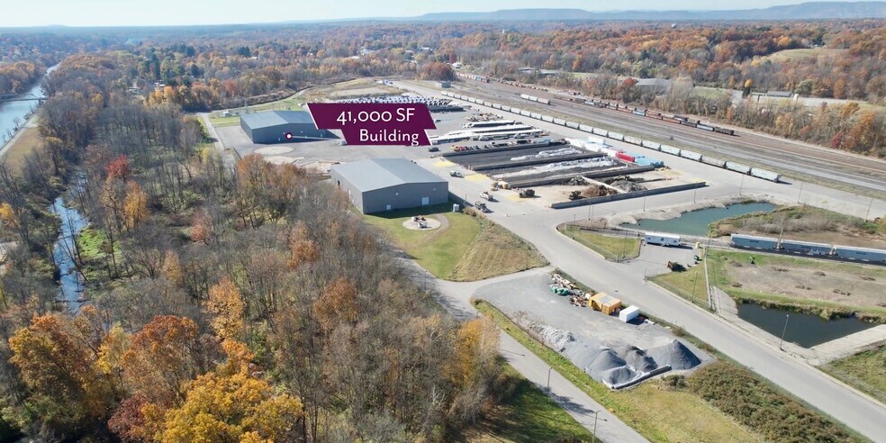 More Photos Of 470 Lock 8 Way, Fort Edward Distribution For Sale