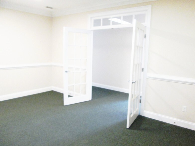 More Photos Of 4080 McGinnis Ferry Rd, Alpharetta Office For Lease