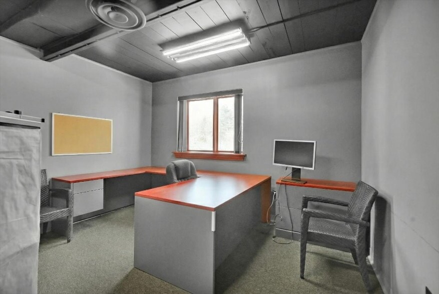 More Photos Of 426 Warren St, Reading Office For Sale