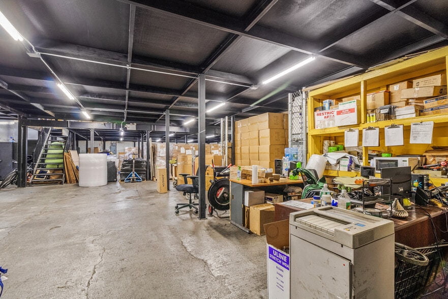 More Photos Of 30-34 Richards St, Brooklyn Warehouse For Sale