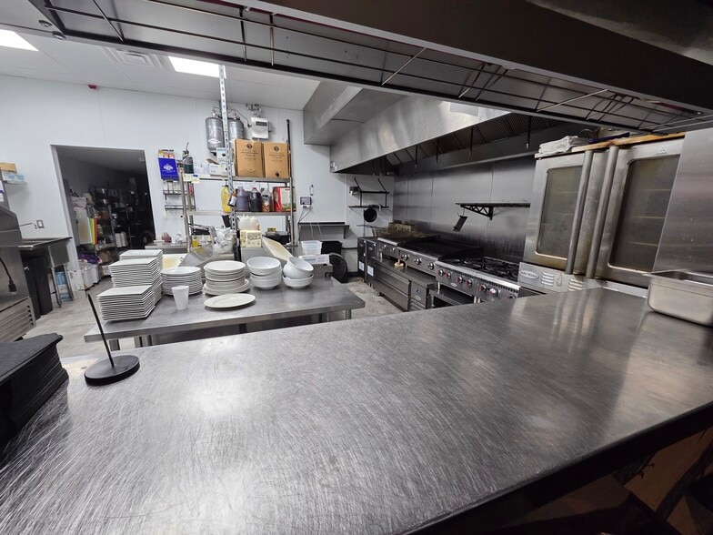 More Photos Of 425 N Main St, Hendersonville Restaurant For Sale
