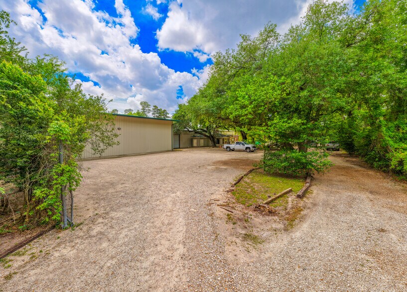 More Photos Of 2227 Golden Rd, Spring Warehouse For Lease
