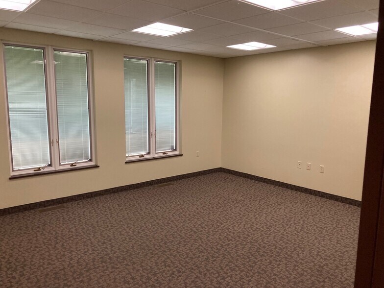 More Photos Of 468 S Pearl St, Canandaigua Office For Lease
