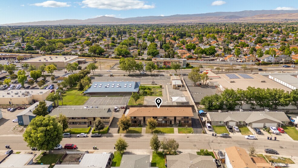 More Photos Of 1510 W 12th St, Tracy Apartments For Sale