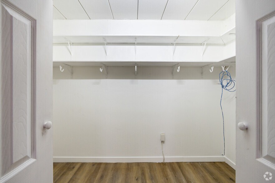 More Photos Of 1305 Washington Ave, Bay City Apartments For Sale