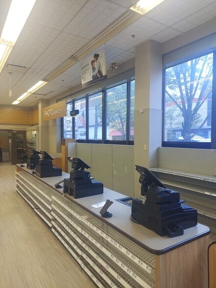 More Photos Of 366 George St, New Brunswick Drugstore For Lease