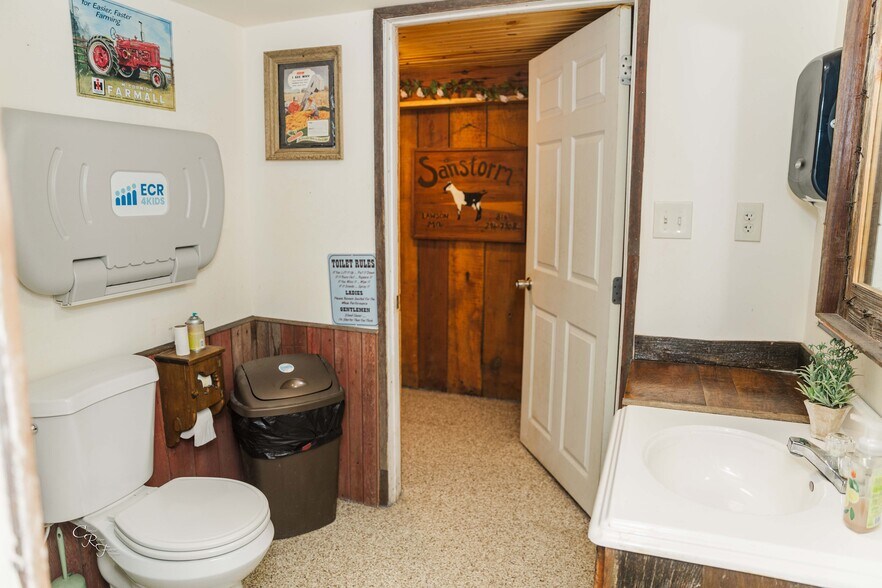 More Photos Of 22413 Highway C, Lawson Specialty For Sale