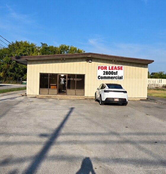 More Photos Of 210 S Maple St, Lebanon Warehouse For Lease
