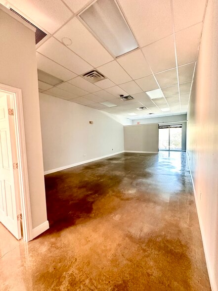 More Photos Of 5911 NW 173rd Dr, Hialeah Office For Lease