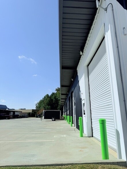 More Photos Of 2900 Wyndham Industrial Dr, Opelika Distribution For Lease
