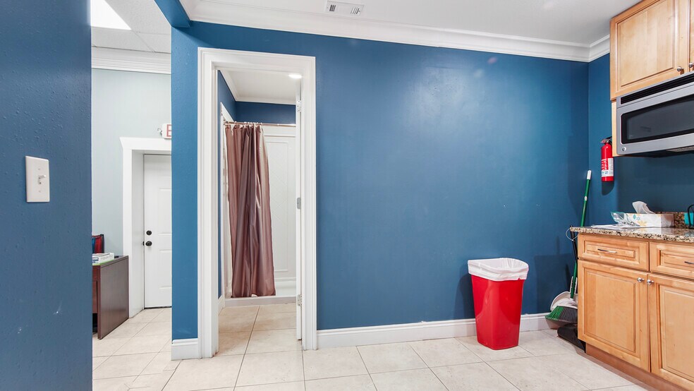 More Photos Of 308 Williams Ave, Port Saint Joe Storefront For Sale