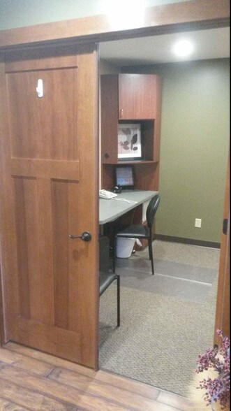 More Photos Of 4753 W Park Ave, Chippewa Falls Office For Lease