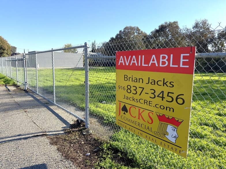 More Photos Of 1625 Sacramento Ave, West Sacramento Storefront For Sale