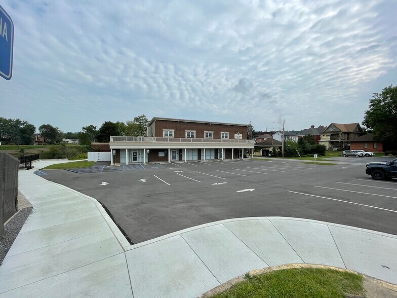 More Photos Of 2 E Market St, Clearfield Storefront Retail Office For Lease