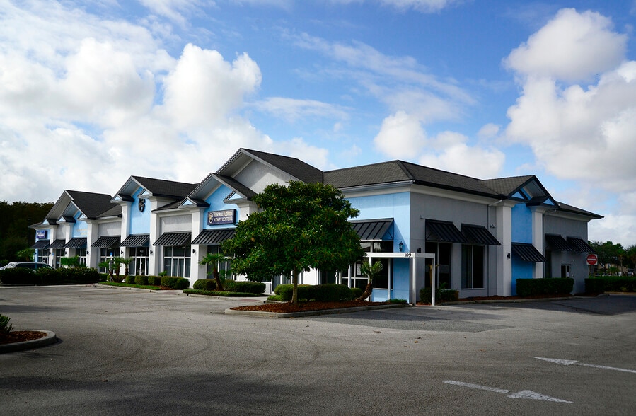More Photos Of 14522 Landstar Blvd, Orlando Medical For Lease