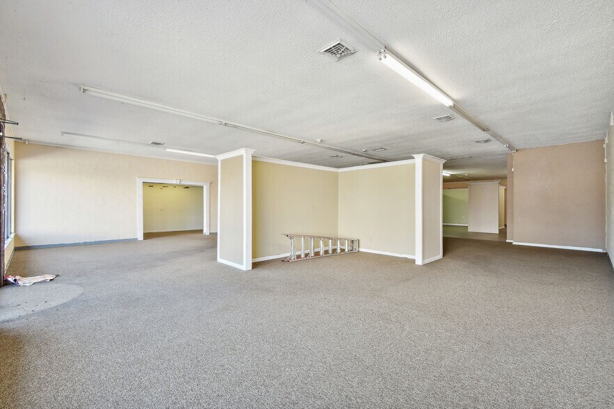 More Photos Of 1956 Kingsley Ave, Orange Park General Retail For Sale