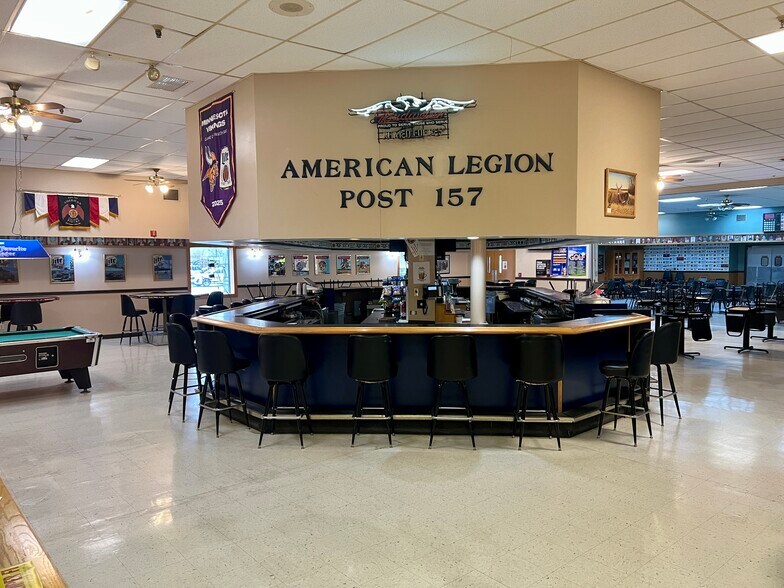 More Photos Of 1009 Central Ave NW, East Grand Forks General Retail For Sale