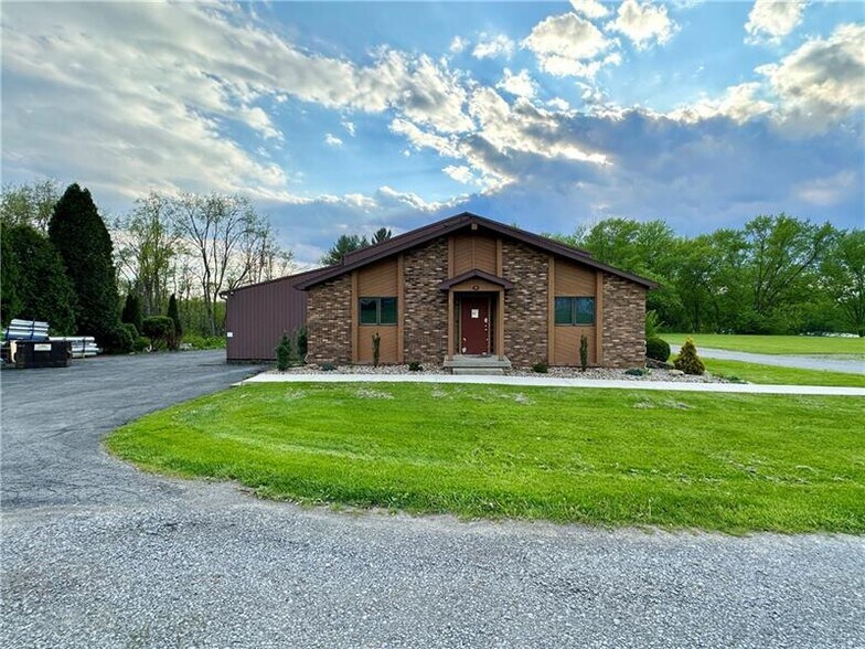 More Photos Of 20 Henderson Ln, West Middlesex Industrial For Sale