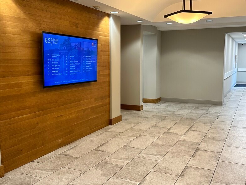 More Photos Of 855 Ridge Lake Blvd, Memphis Office For Lease