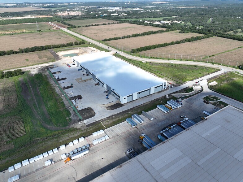 More Photos Of Tejas Way, Schertz Warehouse For Sale