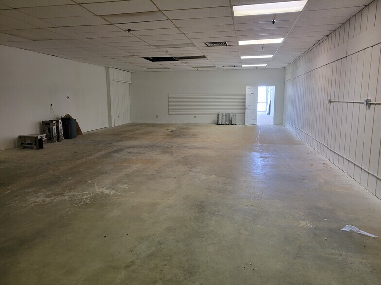 More Photos Of 4850 W Western Ave, South Bend Unknown For Lease