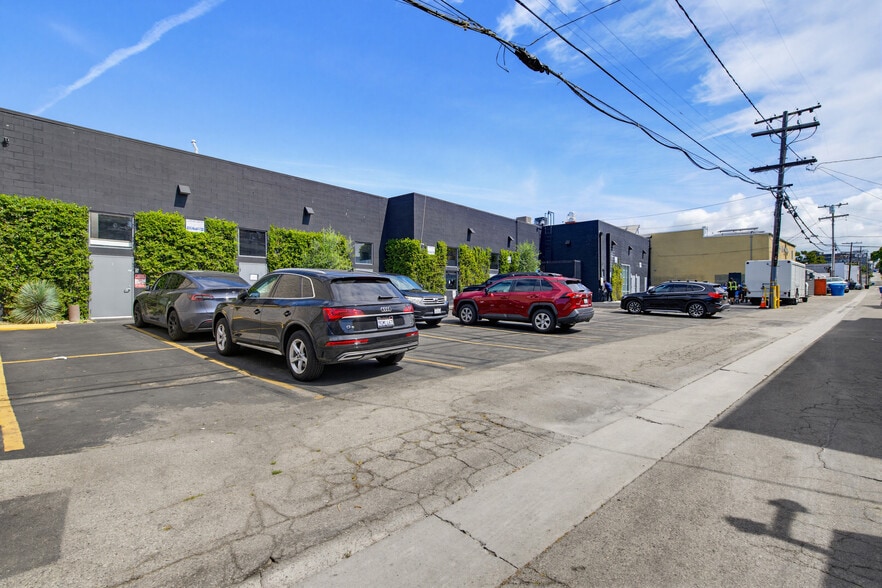More Photos Of 828 Pico Blvd, Santa Monica Storefront For Lease