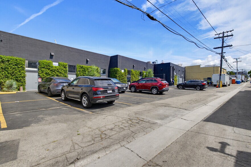 More Photos Of 828 Pico Blvd, Santa Monica Storefront For Lease