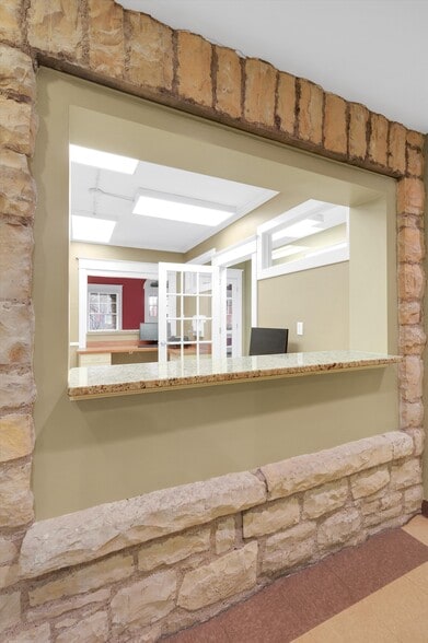 More Photos Of 3208 College Dr, Louisville Office Residential For Lease