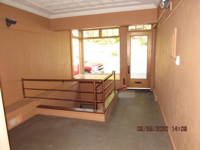 More Photos Of 124 Main St, Deep River Freestanding For Lease