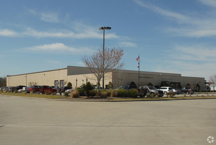 Primary Photo Of 3001 Gulf Fwy, La Marque Distribution For Sale