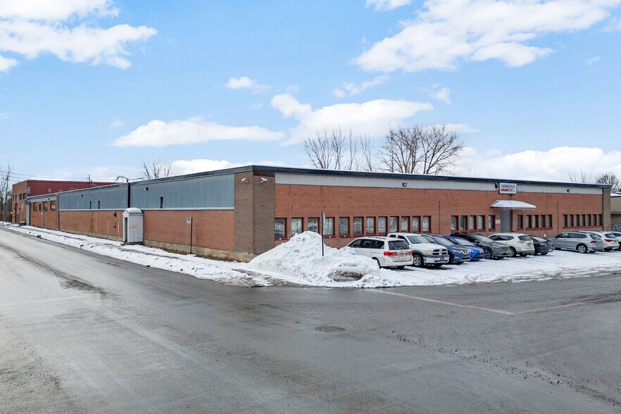 More Photos Of 262 Rue Scott, St-Jérôme Warehouse For Sale