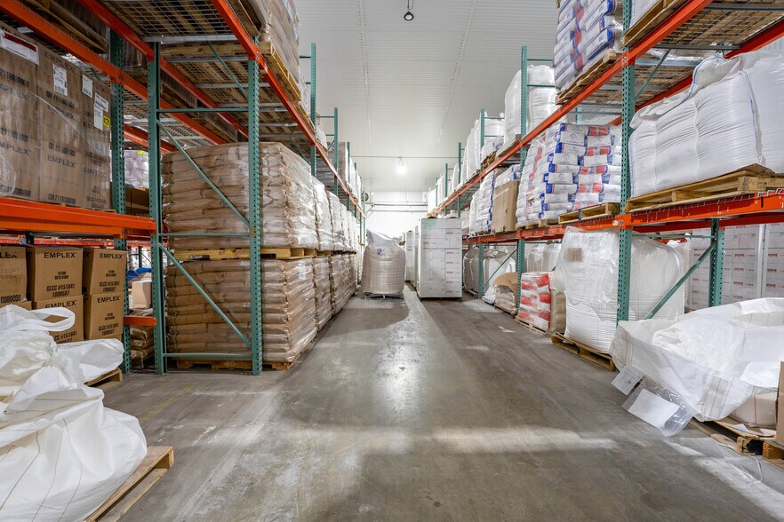 More Photos Of 225 Lawton Ave, Hereford Manufacturing For Sale