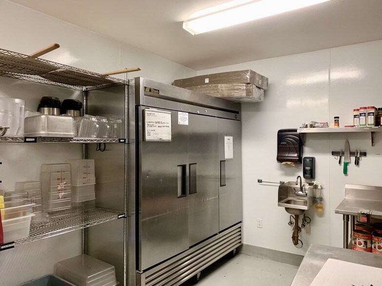 More Photos Of 1837 E 7th St, Long Beach Restaurant For Lease