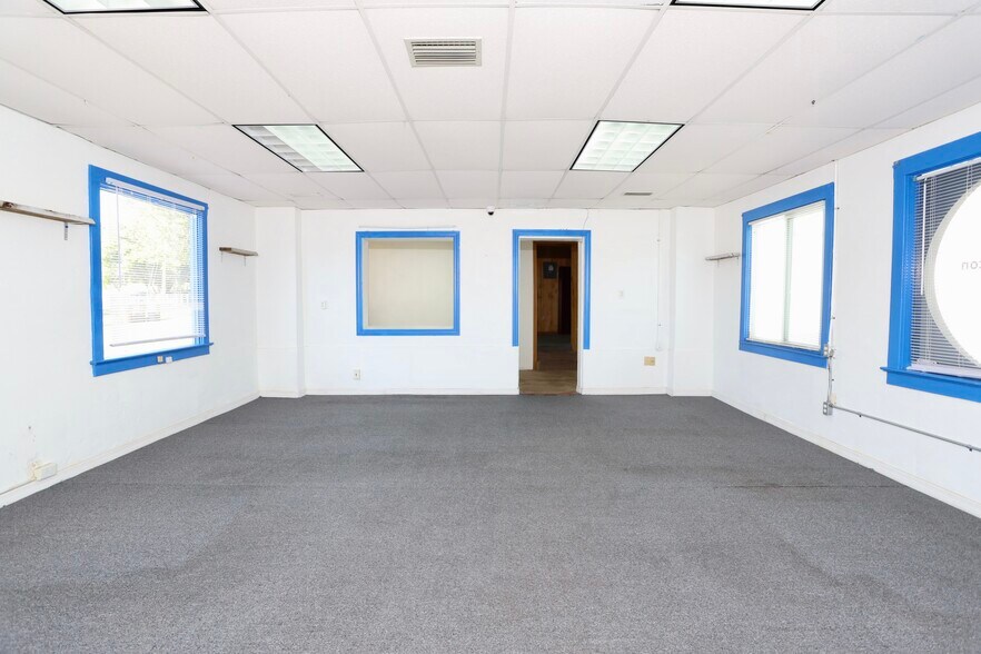 More Photos Of 240 S 1st St, Lake Wales Office For Sale