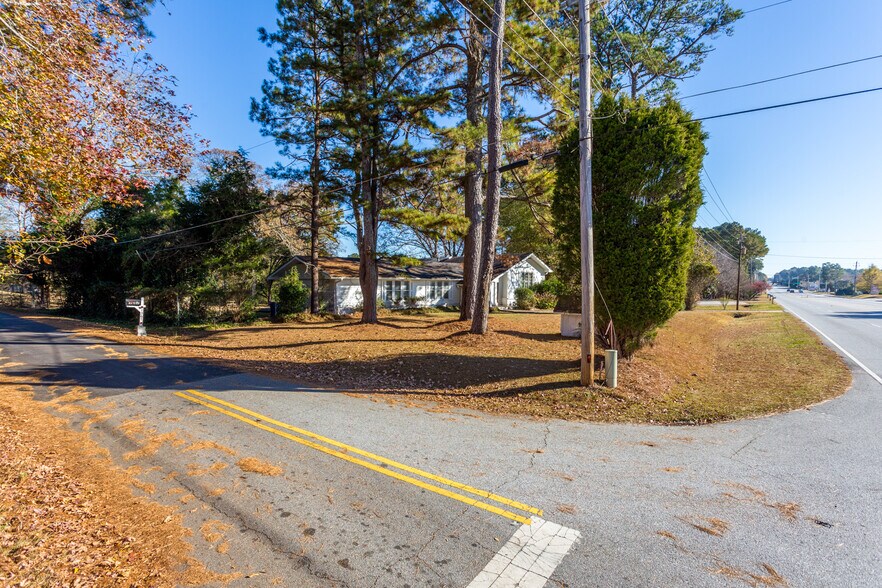 More Photos Of 1367 SW Highway 138, Riverdale Office For Sale