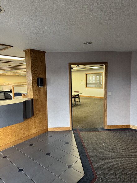More Photos Of 151 Stewart Rd SW, Sumner Office For Lease