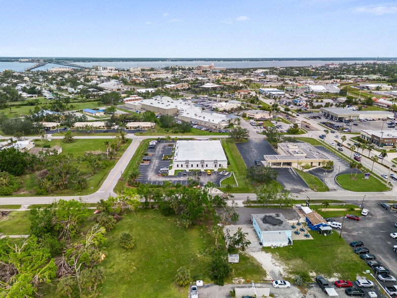 More Photos Of 150 W McKenzie St, Punta Gorda Medical For Lease