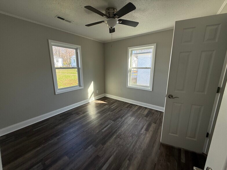 More Photos Of 2439 Carmine St, Charlotte Manufactured Housing Mobile Home Park For Sale