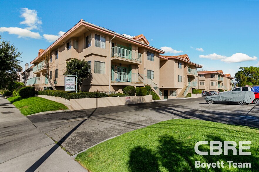 Primary Photo Of 18621 Saticoy St, Reseda Apartments For Sale