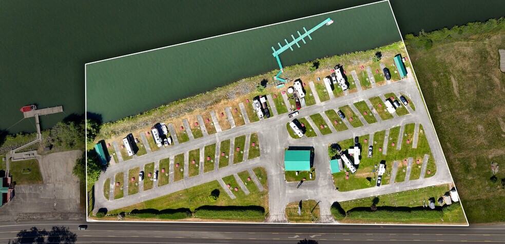 More Photos Of 17581 US Highway 101 N, Klamath Trailer Camper Park For Sale
