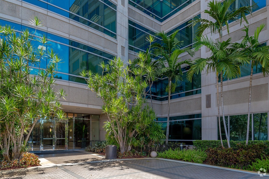 More Photos Of 8400 NW 36th St, Doral Office For Lease