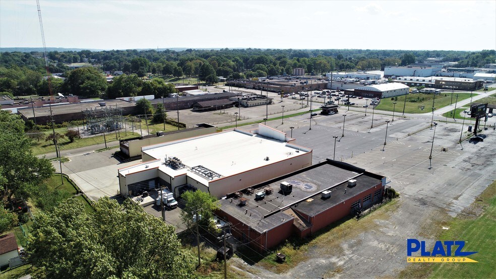 More Photos Of 876 E Midlothian Blvd, Youngstown Freestanding For Sale