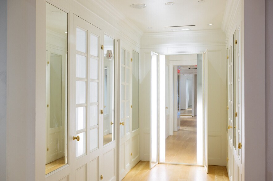 More Photos Of 797 Madison Ave, New York Storefront Retail Office For Sale