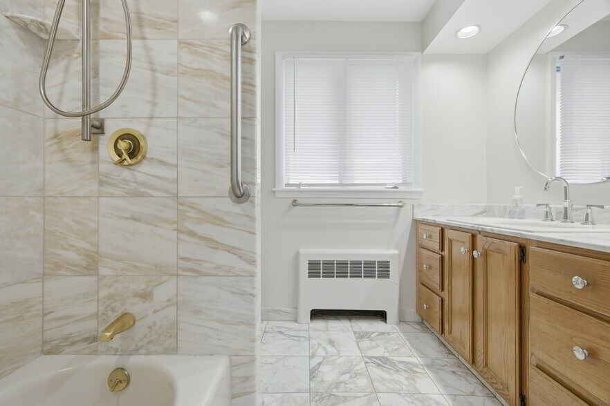 More Photos Of 37 Washington Ave, Waltham Multifamily For Sale