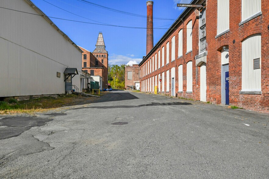 More Photos Of 20 Keeler St, Pittsfield Manufacturing For Sale