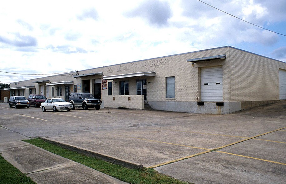 More Photos Of 2970-2990 Congressman Ln, Dallas Distribution For Lease