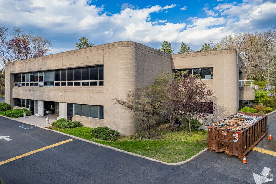 More Photos Of 3111 New Hyde Park Rd, New Hyde Park Medical For Lease